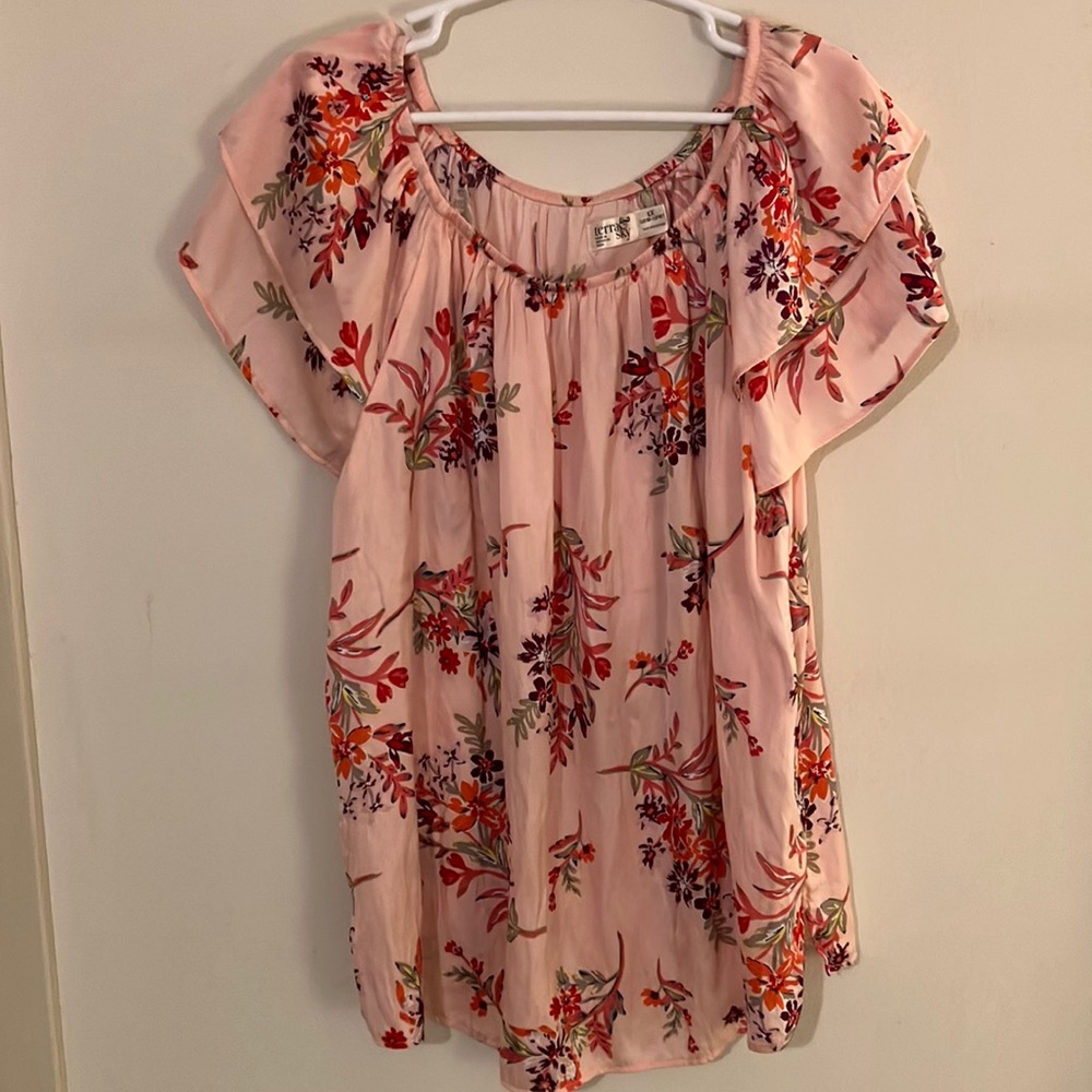 #79 Women’s Terra & Sky Floral Top - 1X (16W-18W)